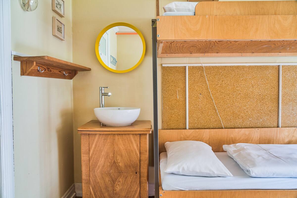 Blackout curtains, free WiFi, bed sheets