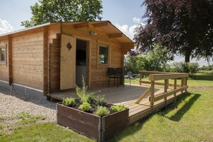 Cabin | Desk, free cribs/infant beds, rollaway beds, free WiFi