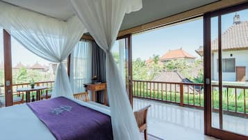 Deluxe Suite Room | 1 bedroom, premium bedding, in-room safe, desk