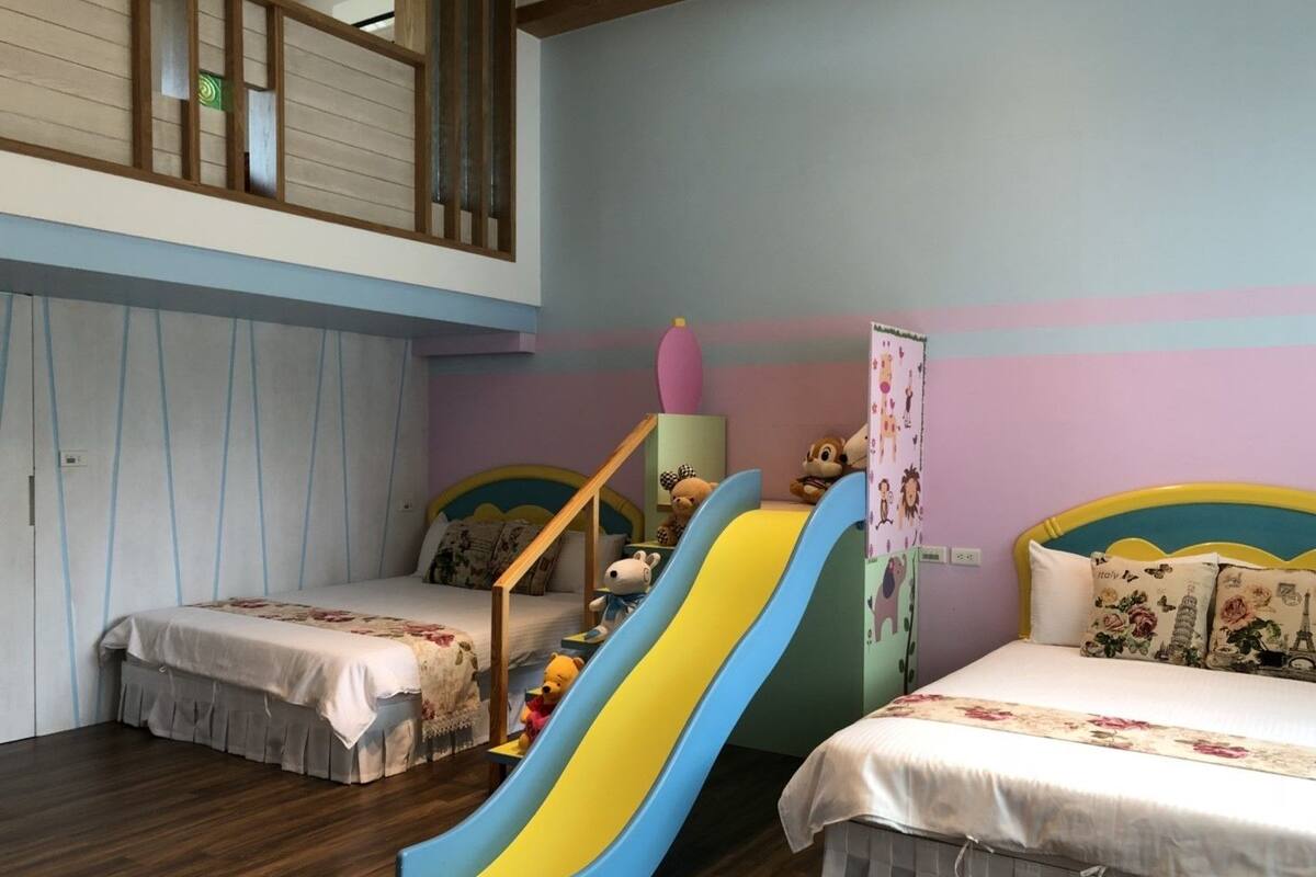 Loft família, 1 quarto, sacada, no jardim | 1 quarto, camas extras/dobráveis (sobretaxa)