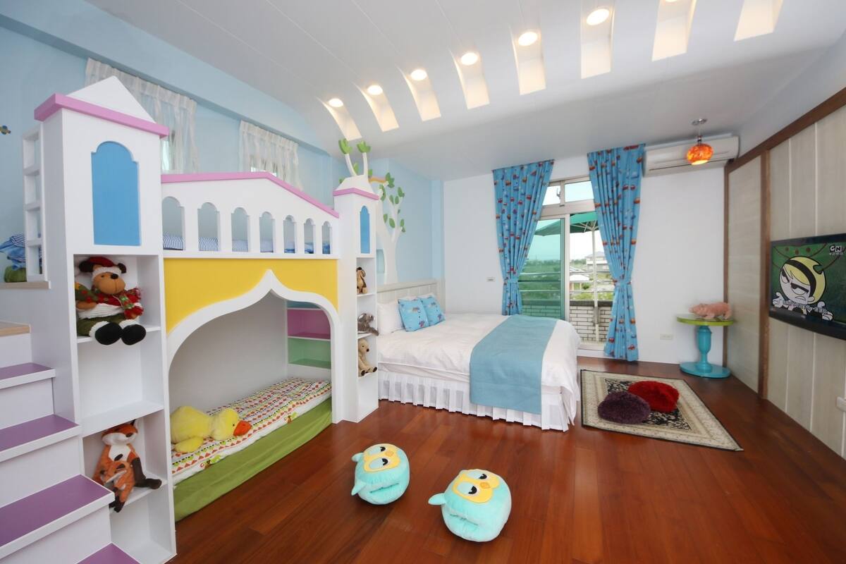 Quarto quádruplo romântico, 1 quarto, vista para o pátio, no pátio | 1 quarto, camas extras/dobráveis (sobretaxa)