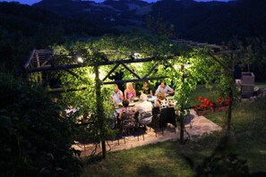 Frühstück, Abendessen, italienische Küche, Blick auf den Garten