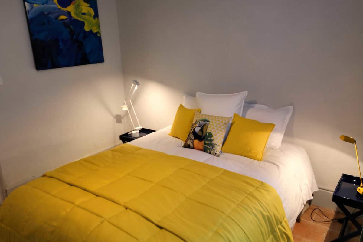 Appartement (Figuiers) | Individueel gedecoreerd, individueel gemeubileerd