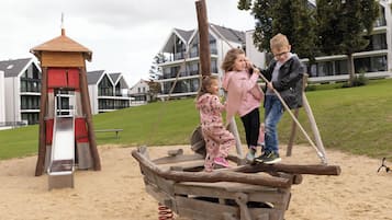 Area giochi per bambini (all'aperto)