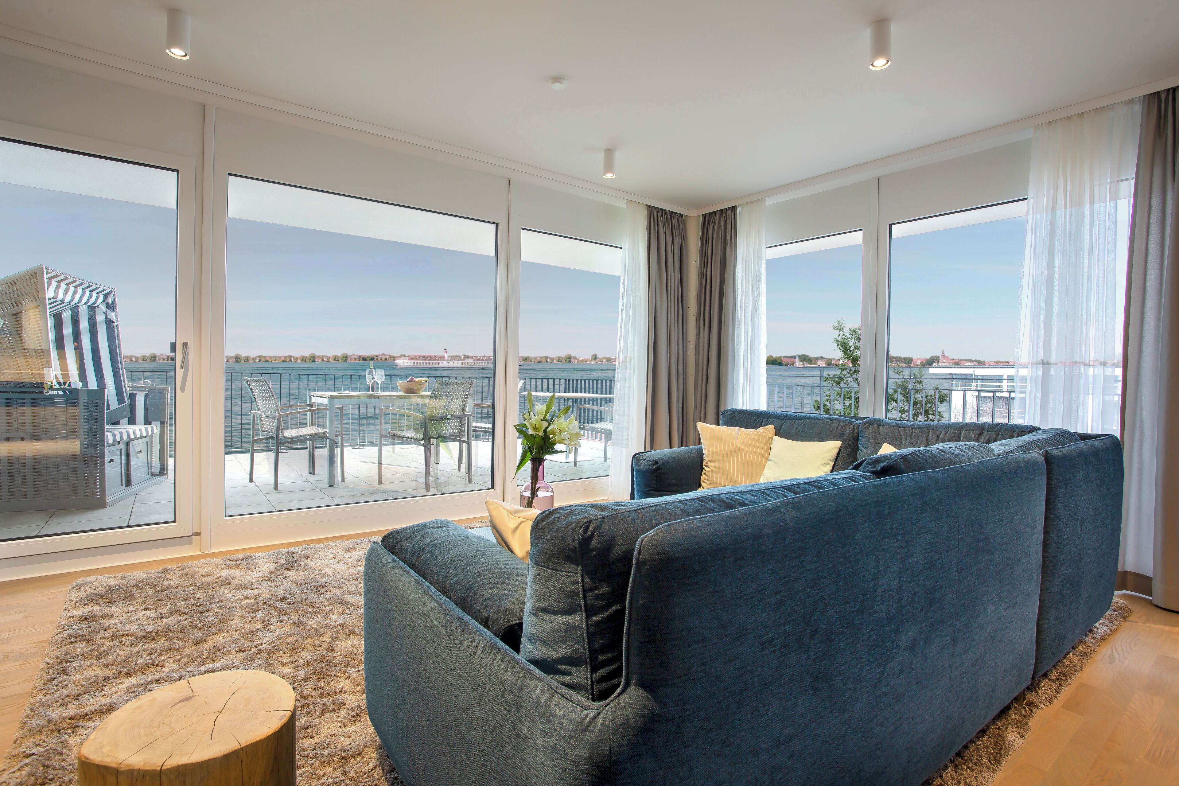 Anker Penthouse Suite with view to lake Mueritz | Living area