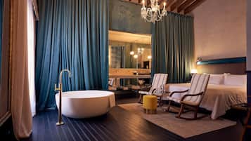 Suite Deluxe | 1 habitación, sábanas de algodón egipcio y ropa de cama de alta calidad