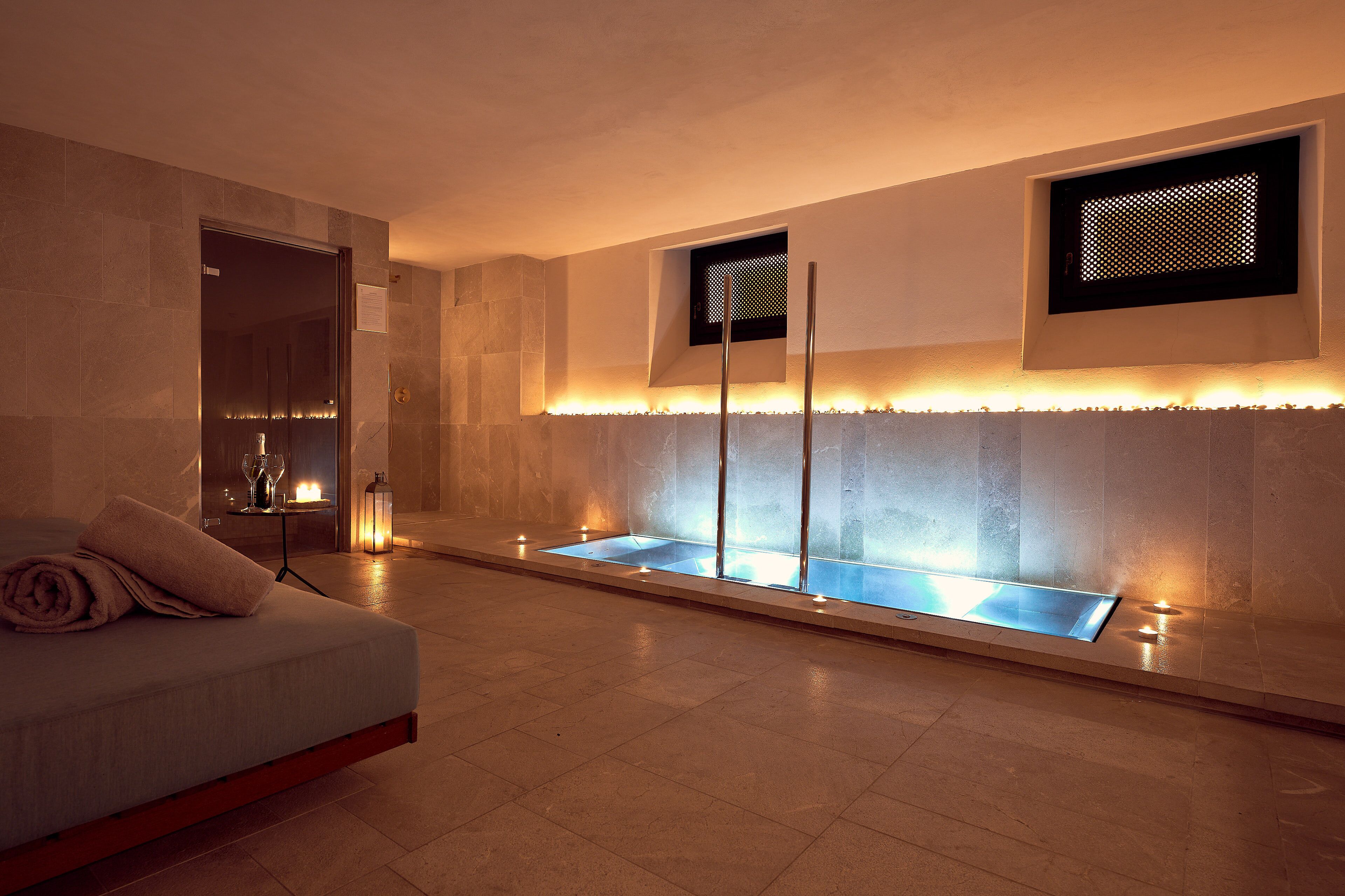 couples treatment room(s), hot tub, steam room, turkish bath/hammam