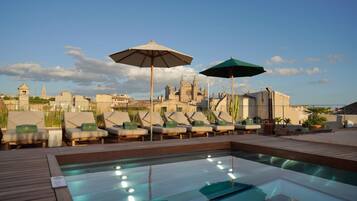 2 piscinas al aire libre (de 08:00 a 21:00), sombrillas, tumbonas