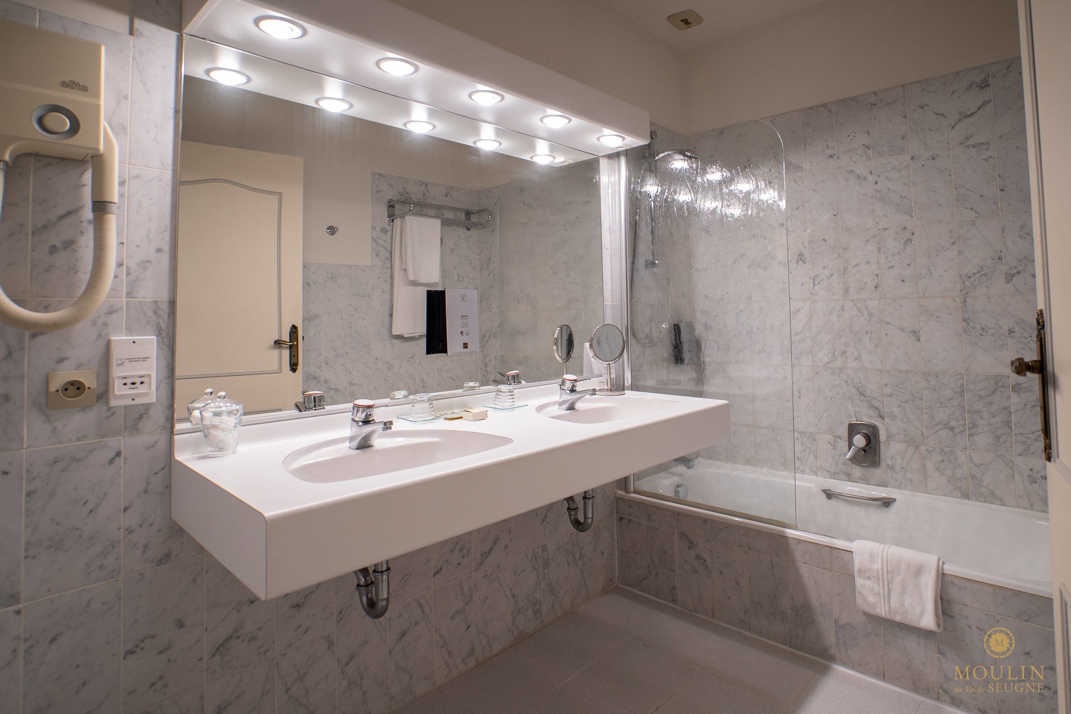 double room, garden view | bathroom | shower, free toiletries, hair dryer, dressing gowns