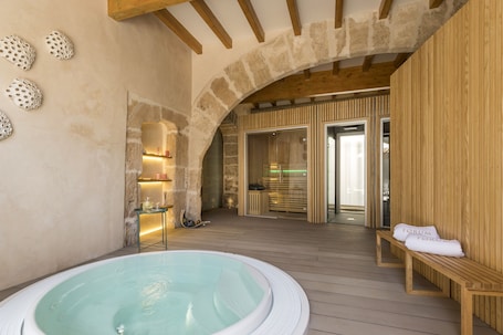 Sauna, hot tub, body treatments, massages. FORUM Boutique hotel & spa
