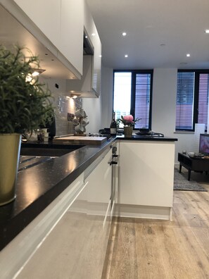 Apartment, 1 Bedroom | Private kitchen | Full-size fridge, microwave, oven, stovetop - Gerard House Reading (Reading)