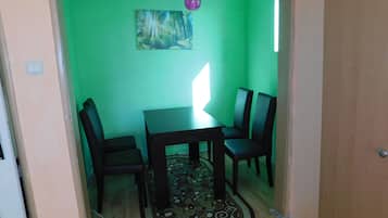 Comfort Apartment | In-room dining