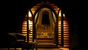 Chambre supérieure, salle de bains commune, vue sur le jardin (Eco-Pod Plus) | 1 chambre