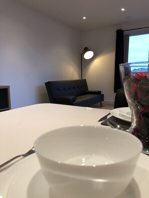 Lägenhet - 2 sovrum | Matservice på rummet