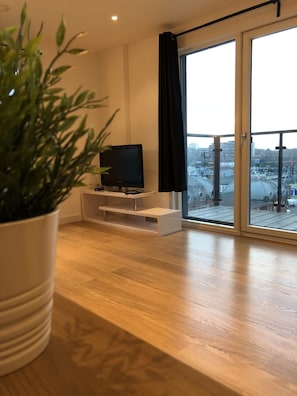 Apartment, 2 Bedrooms | Living room