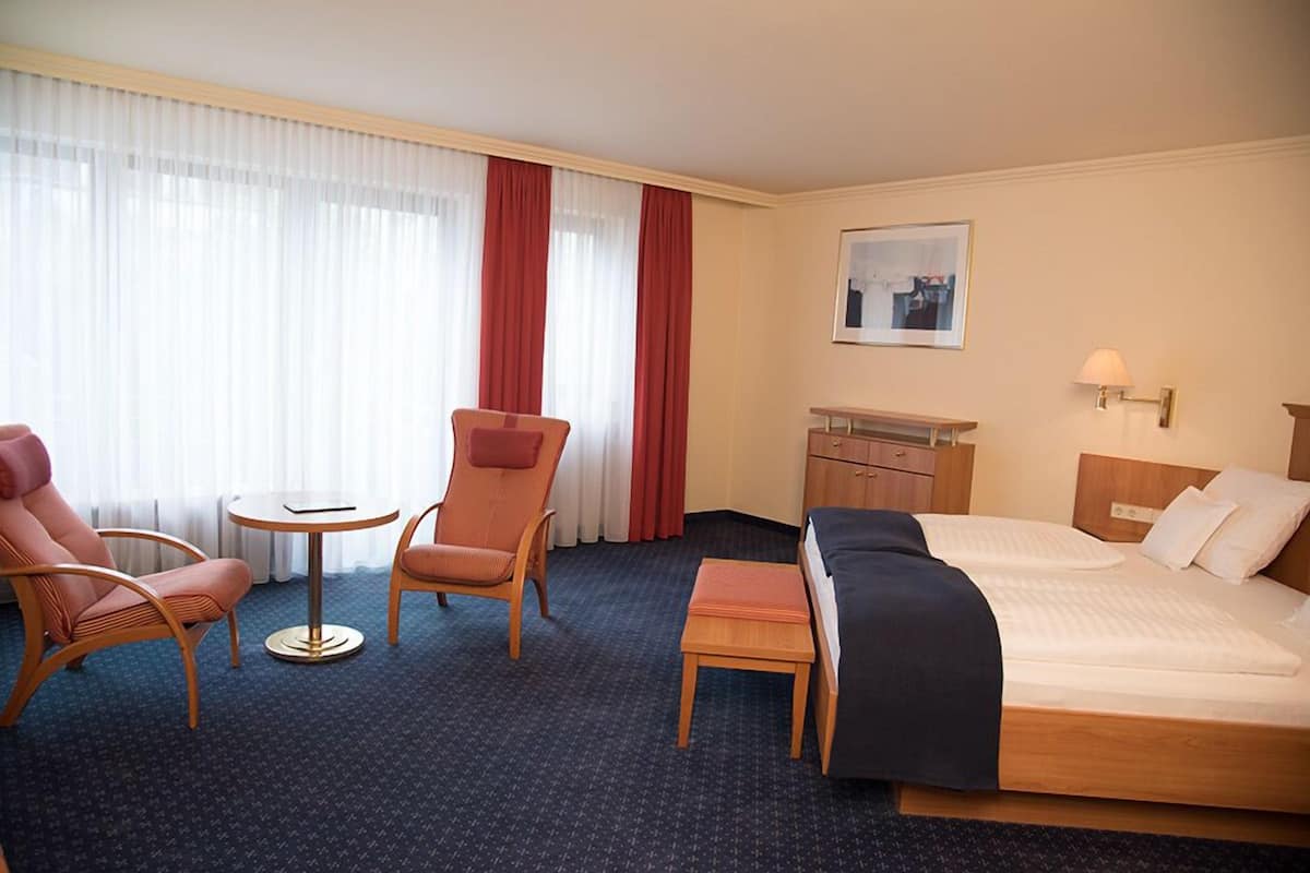 1 Schlafzimmer, Allergikerbettwaren, Zimmersafe, Schreibtisch