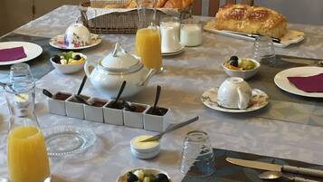 Desayuno continental incluido todos los días
