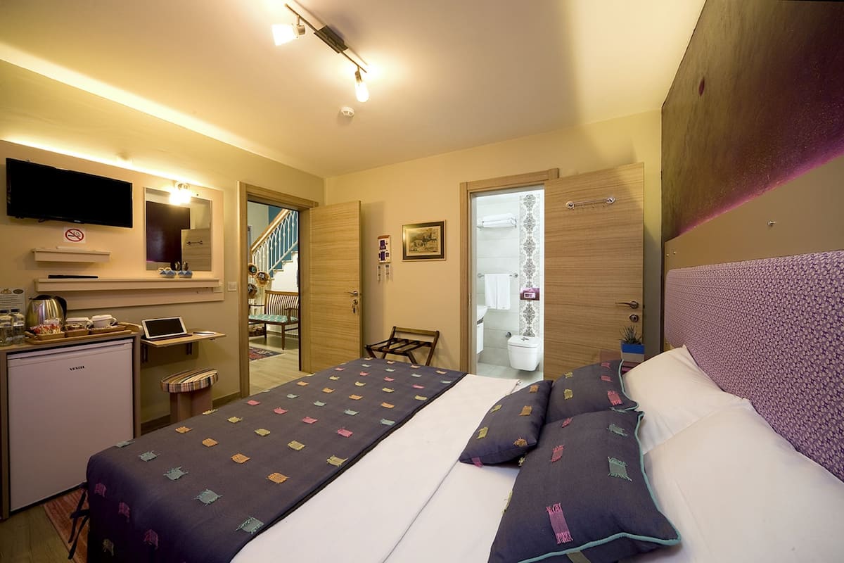 Erythrai (Cesme/Ildir) | Minibar, una scrivania, Wi-Fi gratuito, lenzuola