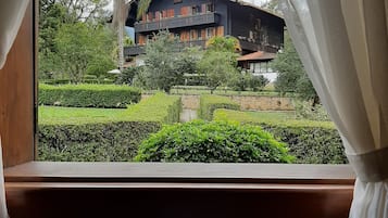 Family Chalet | Pemandangan dari bilik