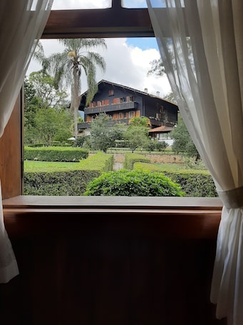 Chalé família | Vista do quarto. Hotel Fazenda São Moritz