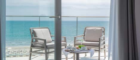 Deluxe tweepersoonskamer, terras, uitzicht op zee | Balkon