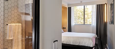 Habitación doble estándar, 1 cama matrimonial | 1 habitación, insonorización, wifi gratis y ropa de cama