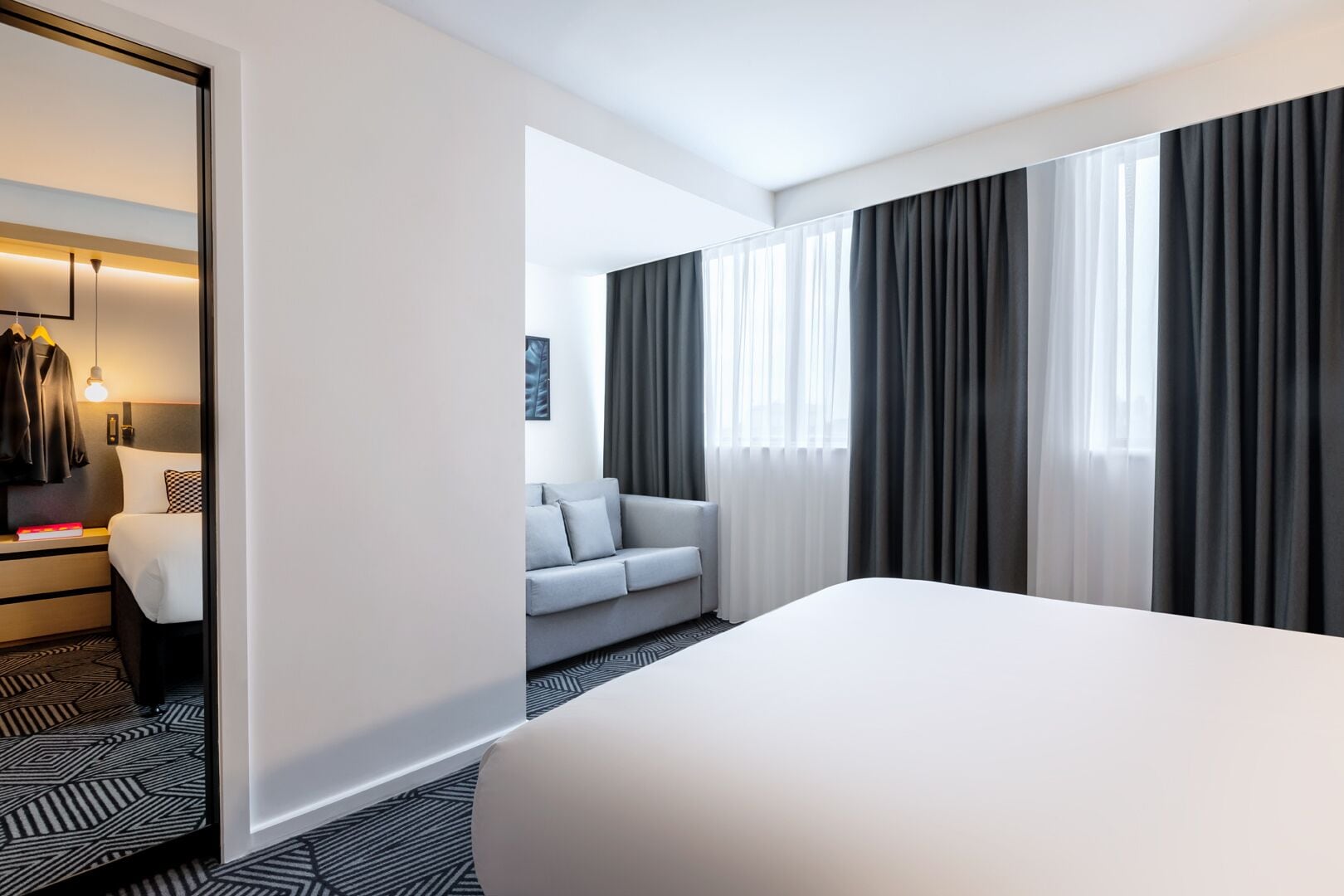 modern room, spread out and settle in | 1 bedroom, soundproofing, free wifi, bed sheets