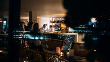 Bar (in der Unterkunft)