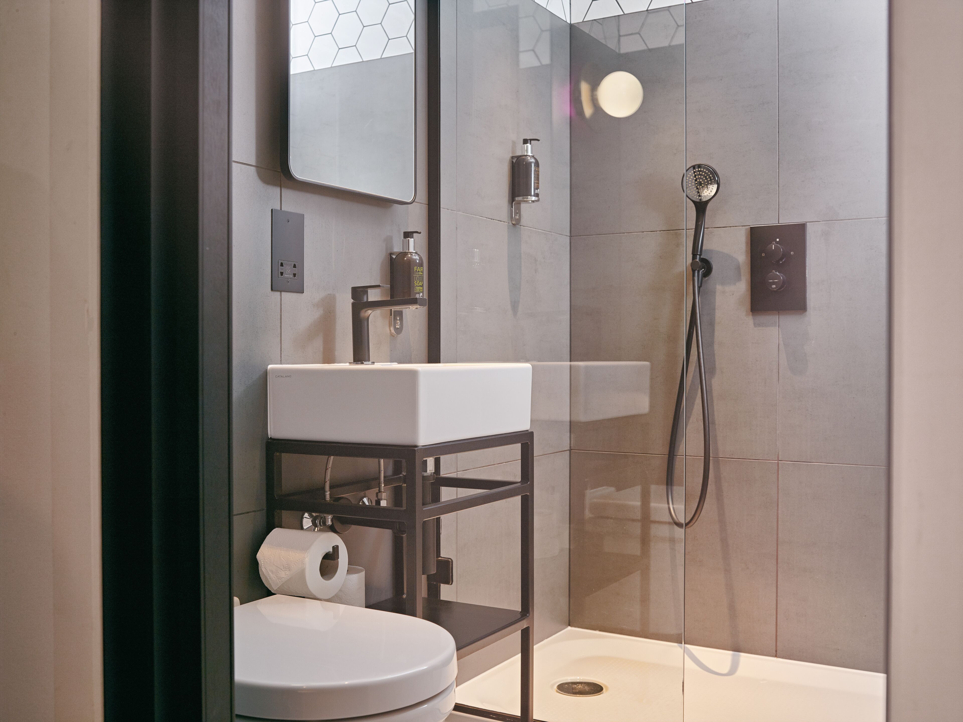 shower, free toiletries, hair dryer, towels