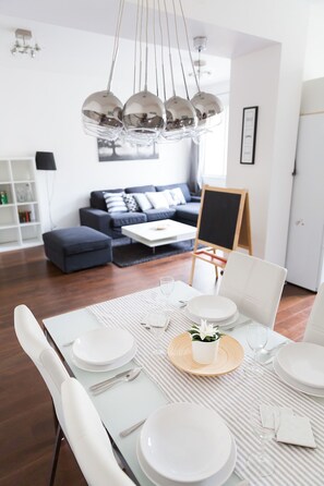 Lägenhet Superior - 2 sovrum - terrass | Eget kök | Kylskåp, ugn, kaffe- och tebryggare och grytor/köksredskap