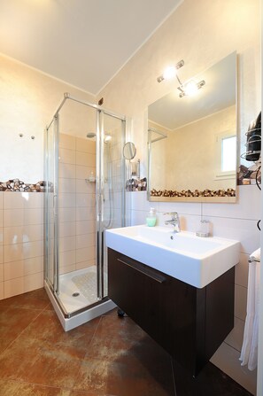 Bathroom - Poggio dei Gorleri Wine resort (Diano Marina)