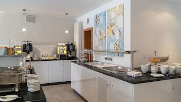 Desayuno buffet todos los días (EUR 19.50 por persona)