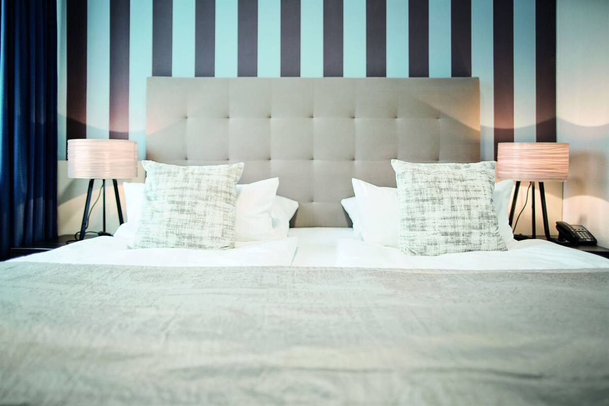 Junior Suite, 1 King Bed | Hypo-allergenic bedding, minibar, in-room safe, desk