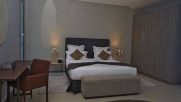 Executive-Apartment, 1 Schlafzimmer | Hochwertige Bettwaren, Zimmersafe, Schreibtisch, VerdunkelungsvorhÀnge