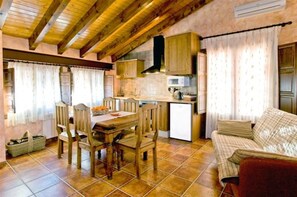 Apartment, Jetted Tub (El Rincón) | Living room - Rural Castell (Torres Torres)