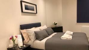 Apartment, 1 Bedroom | 1 bedroom, in-room safe, soundproofing, iron/ironing board - Kings Reach Reading (Reading)