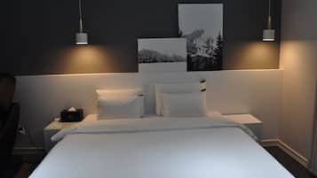 1 bedroom, premium bedding, memory foam beds, laptop workspace
