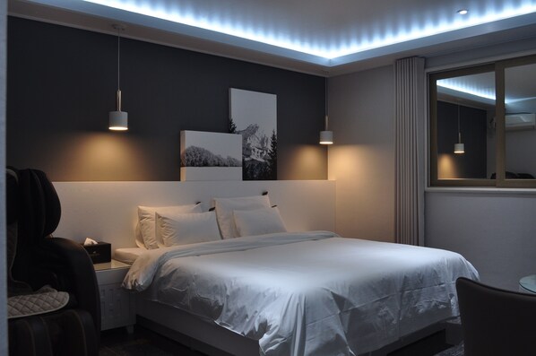 Kamar Double Premium (A, Styler, Free Netflix) | Seprai premium, busa memori, dan ruang kerja ramah laptop