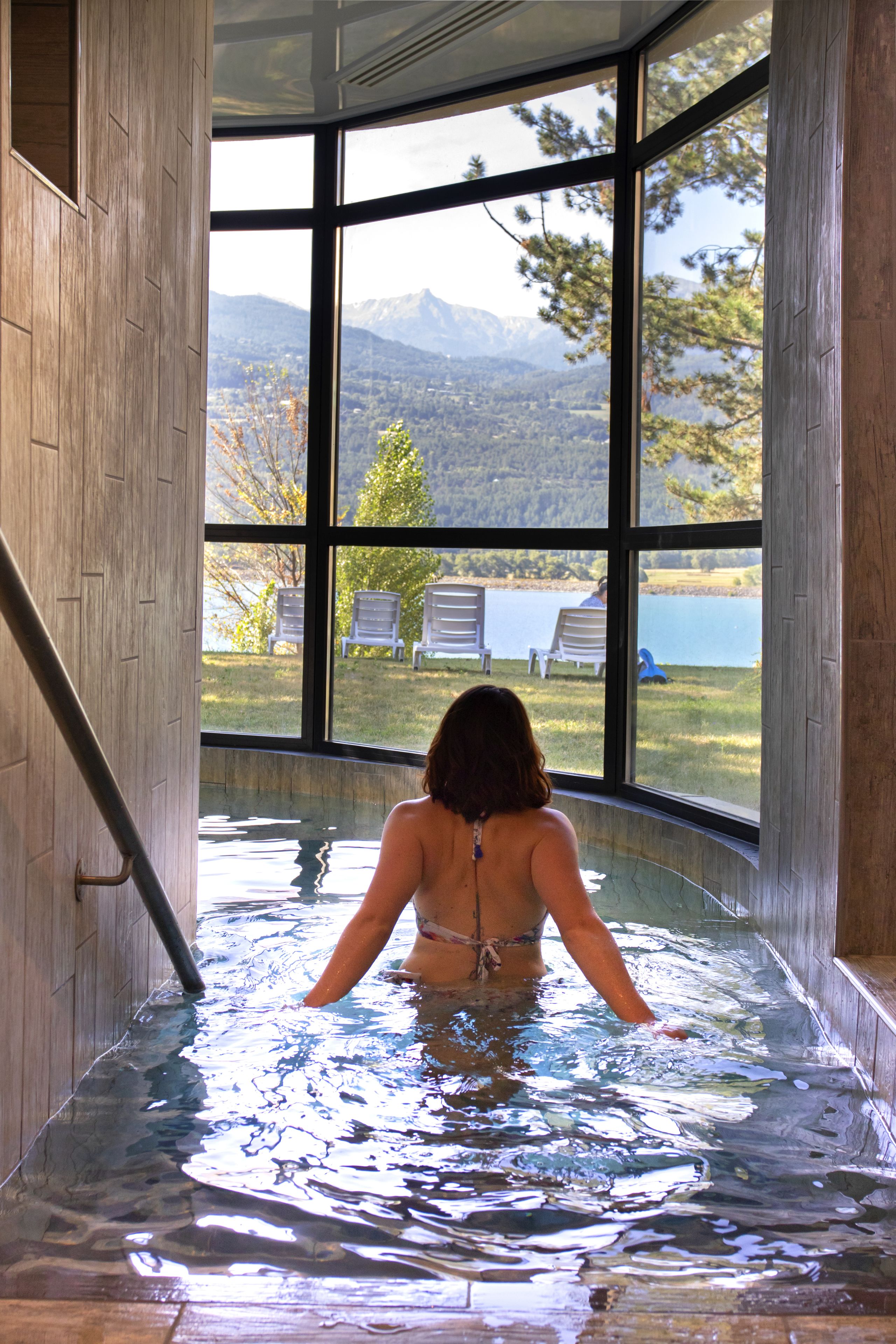 Indoor pool, open 10:00 AM to 7:30 PM, free pool cabanas