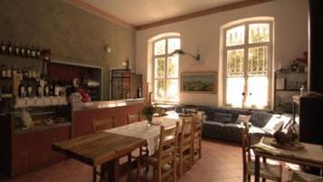 Sudah termasuk sarapan ala kontinental