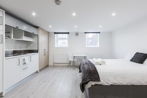 Premium bedding, free WiFi