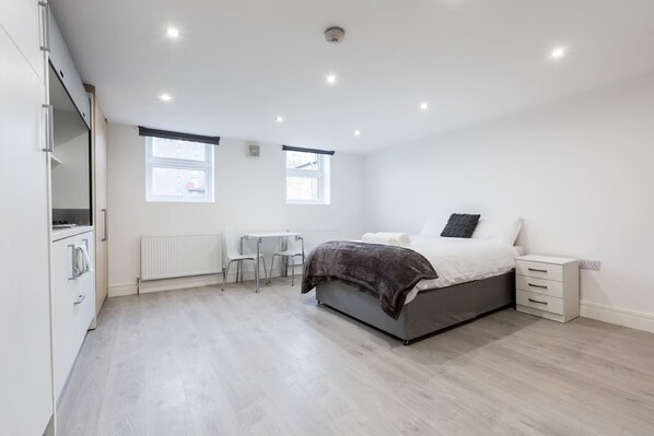 Premium bedding, free WiFi