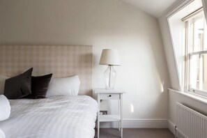2 slaapkamers, luxe beddengoed, een strijkplank/strijkijzer, gratis wifi