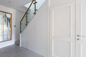 2 bedrooms, premium bedding, iron/ironing board, free WiFi