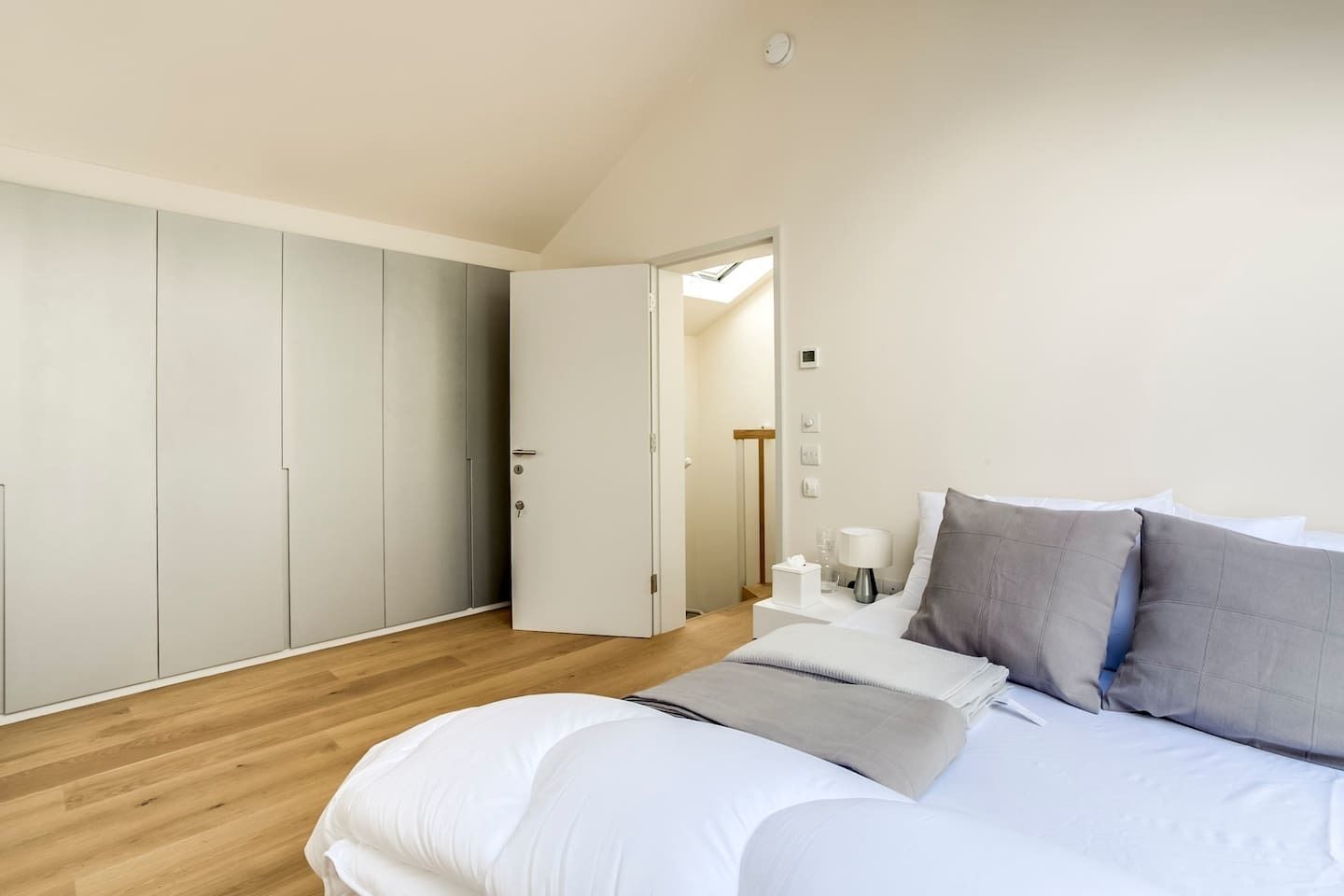 3 bedrooms, premium bedding, iron/ironing board, free WiFi