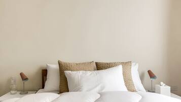 3 bedrooms, premium bedding, iron/ironing board, free WiFi