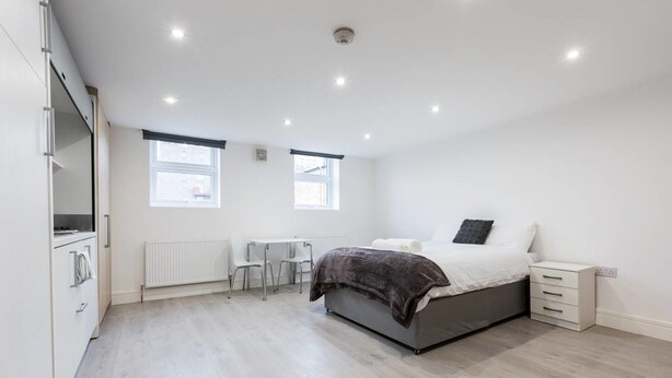 Room - Spacious Studio Flat - Camberwell! 2a (London)