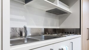 Private kitchen - Spacious Studio Flat - Camberwell! 2a (London)