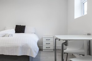 Premium bedding, iron/ironing board, free WiFi - Studio 2b · Functional & Bright Studio - Camberwell! (London)