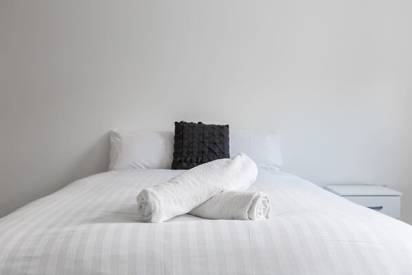 Premium bedding, iron/ironing board, free WiFi - Studio 2b · Functional & Bright Studio - Camberwell! (London)